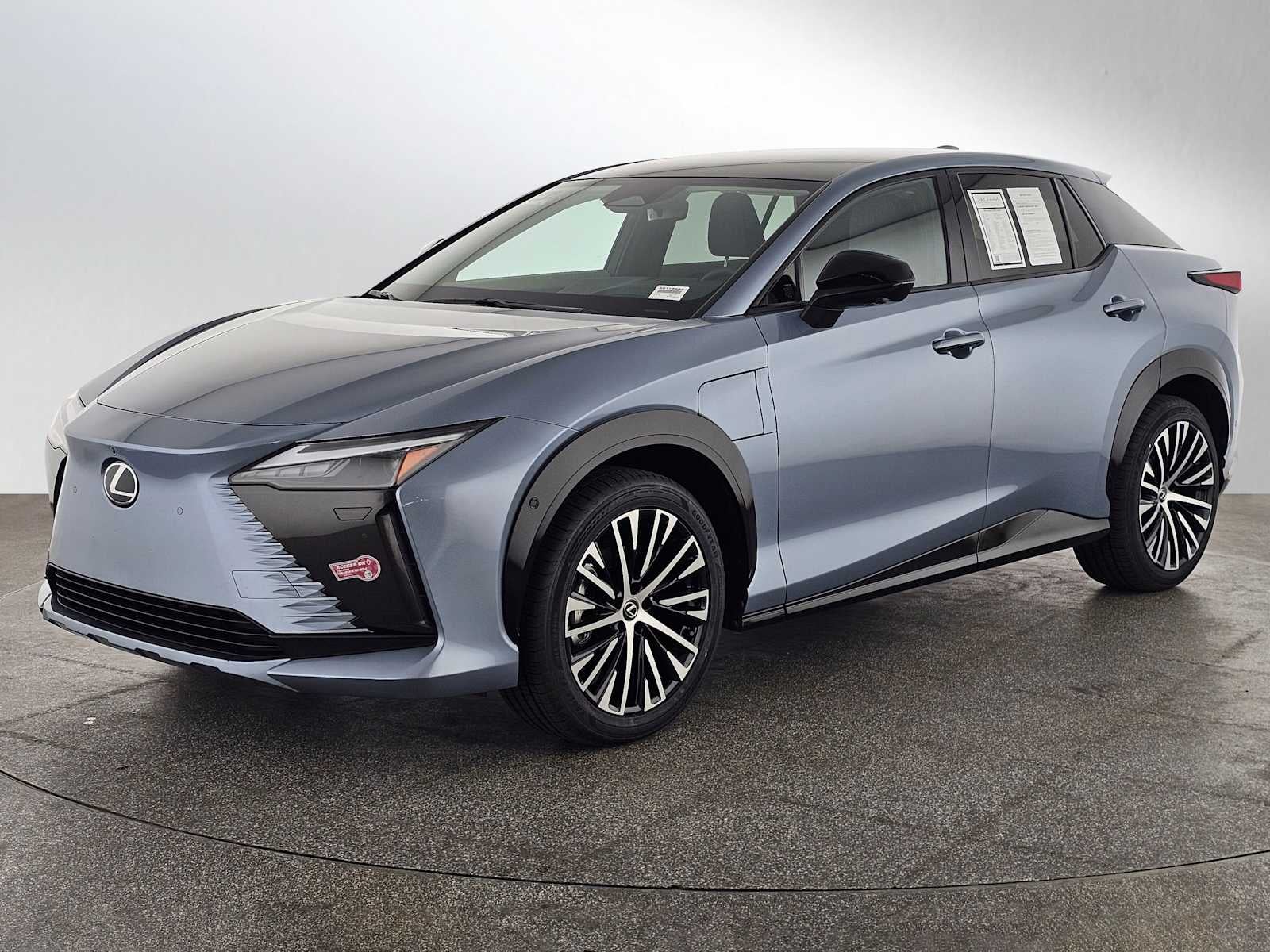 2023 Lexus RZ 450e Luxury