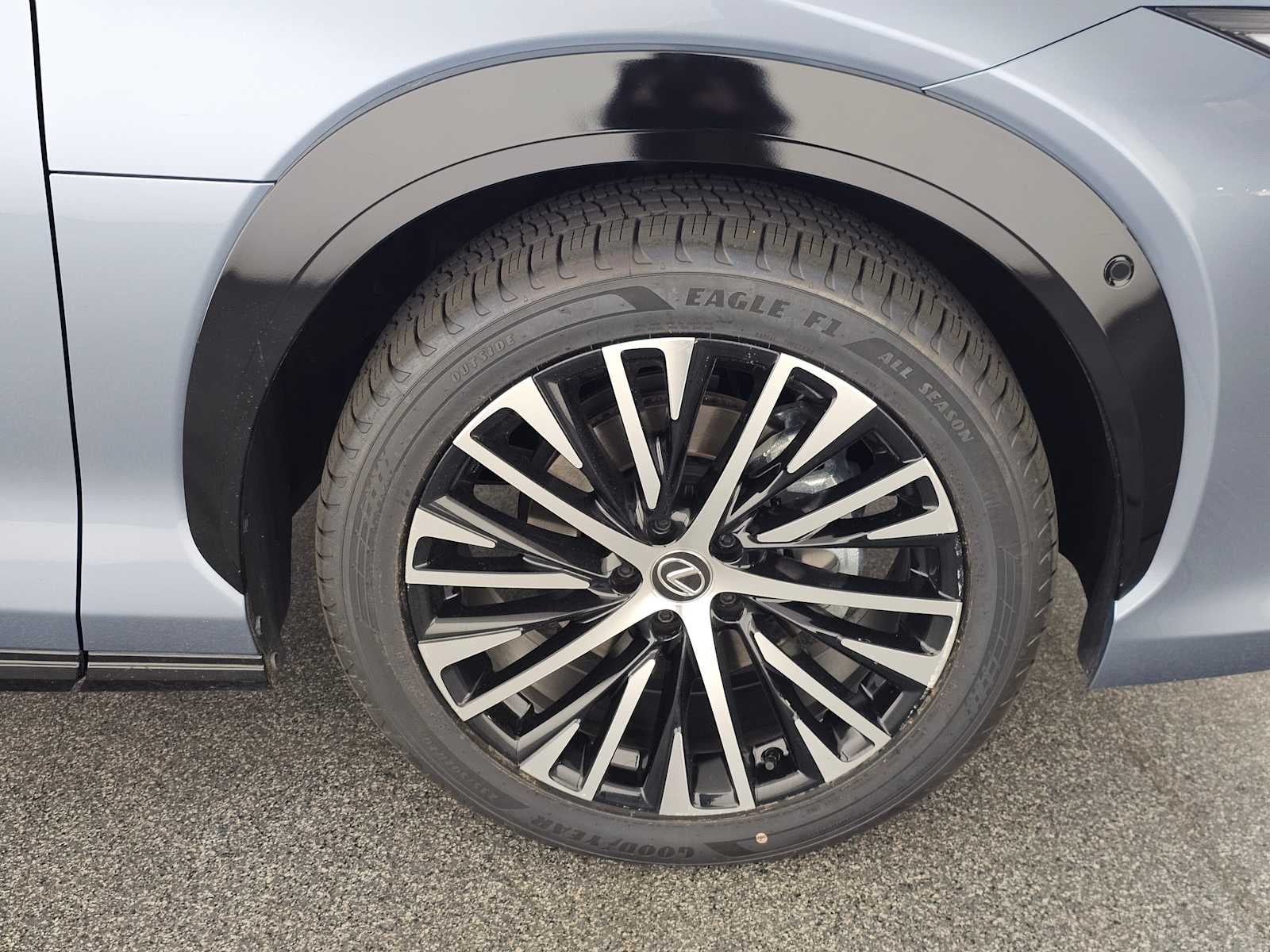 2023 Lexus RZ 450e Luxury