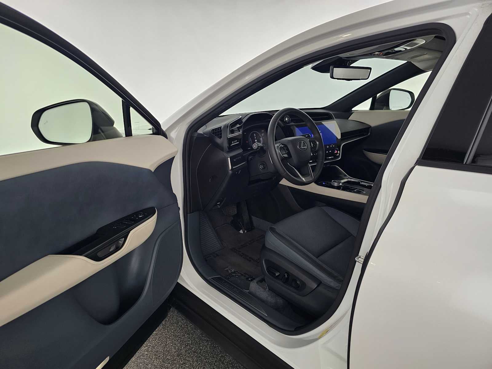 2023 Lexus RZ 450e Premium