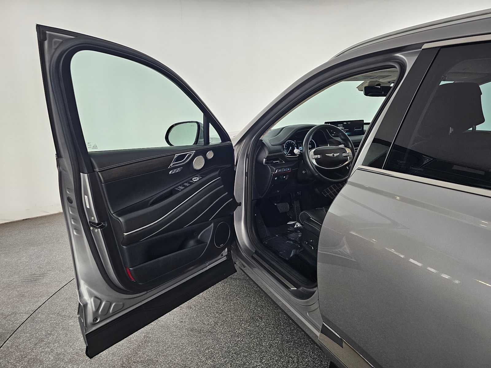 2023 Genesis GV80 Advanced +