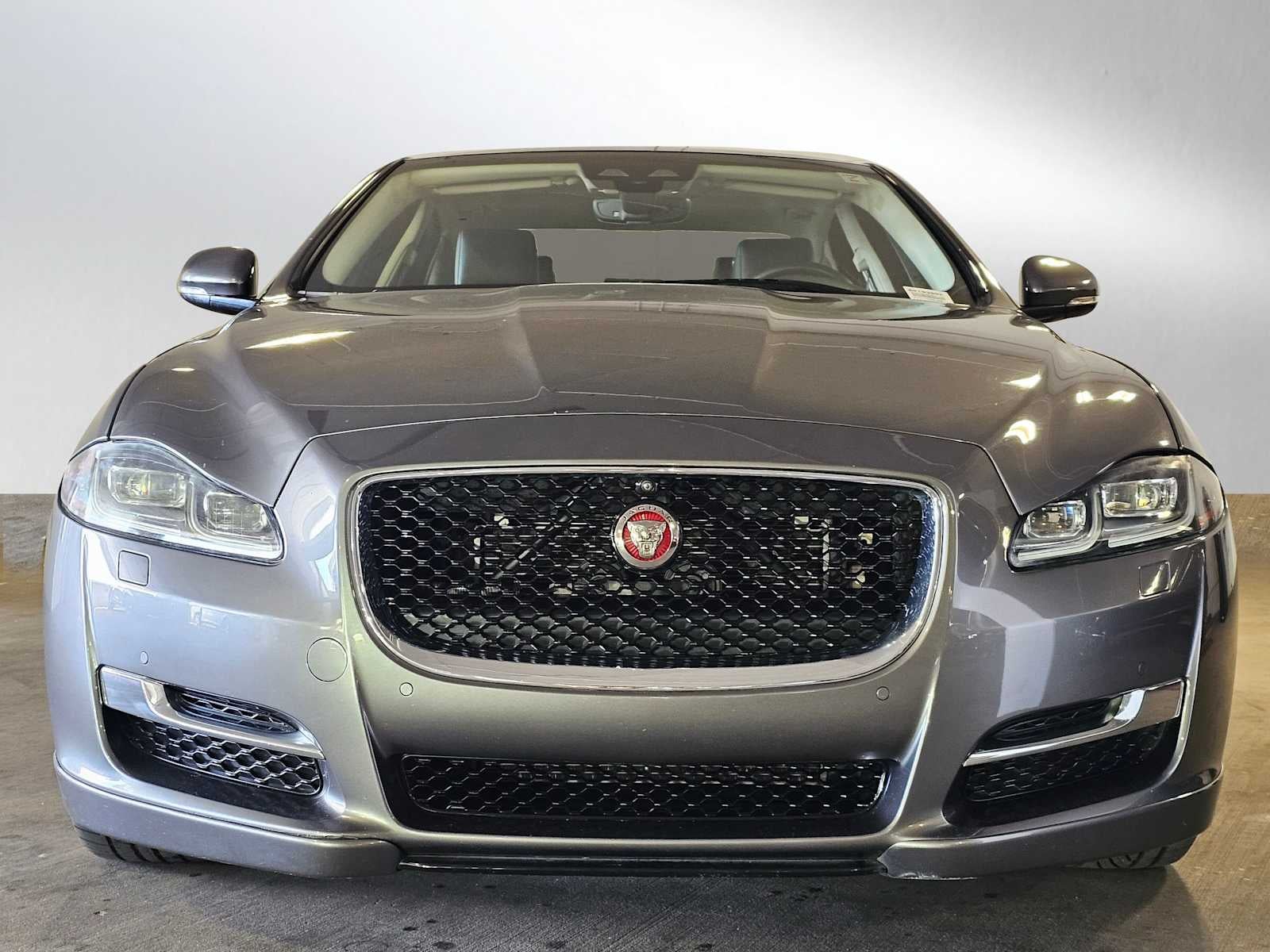 2019 Jaguar XJ XJ R-Sport