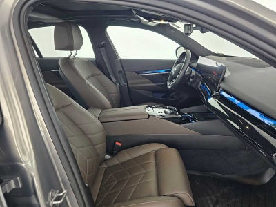 2024 BMW i5 M60 M60