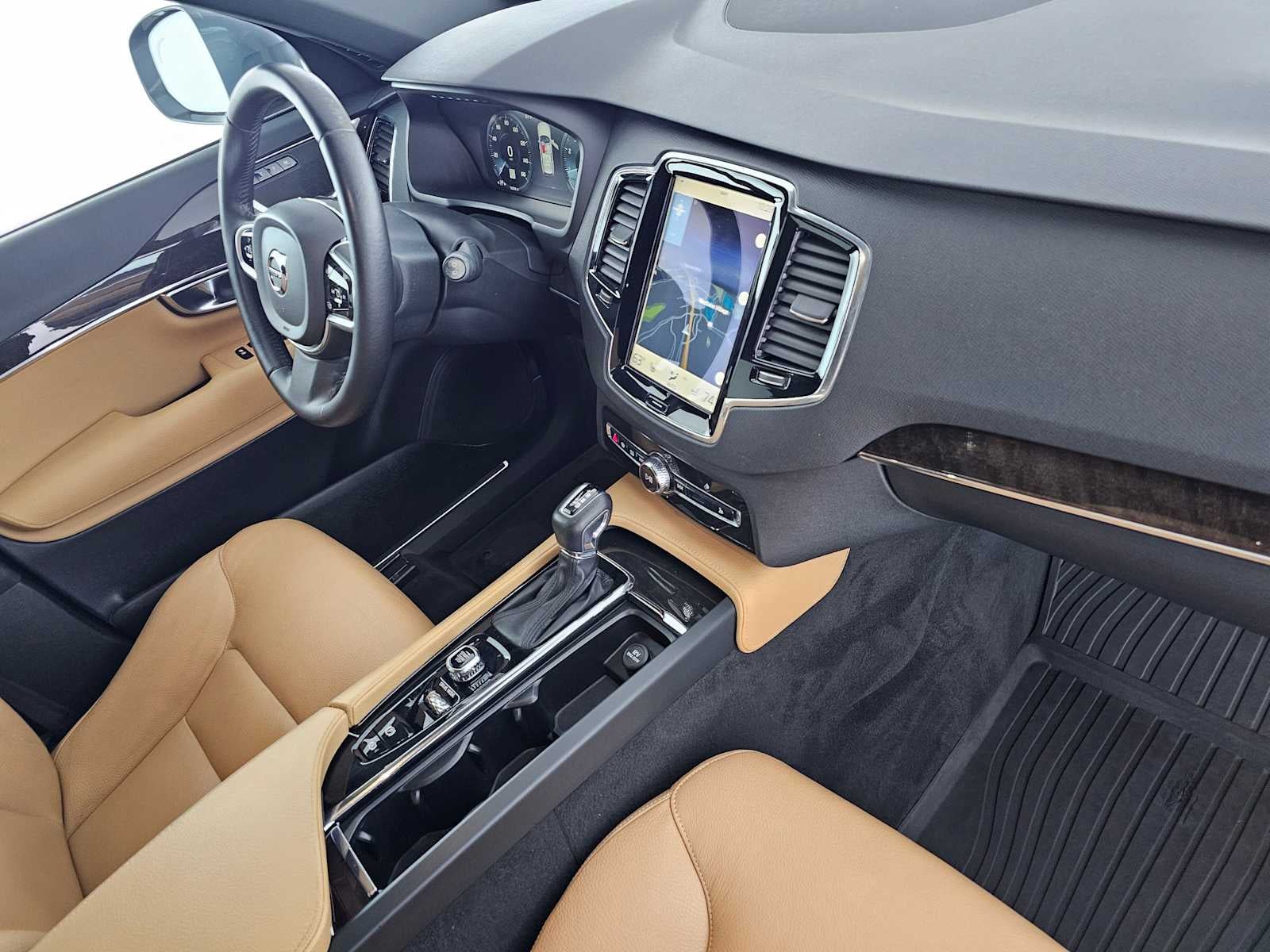 2018 Volvo XC90 Momentum