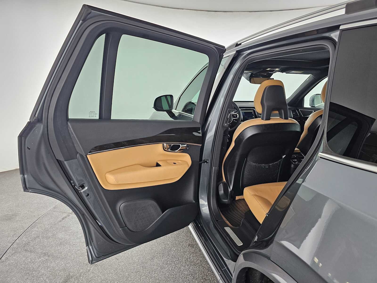 2018 Volvo XC90 Momentum