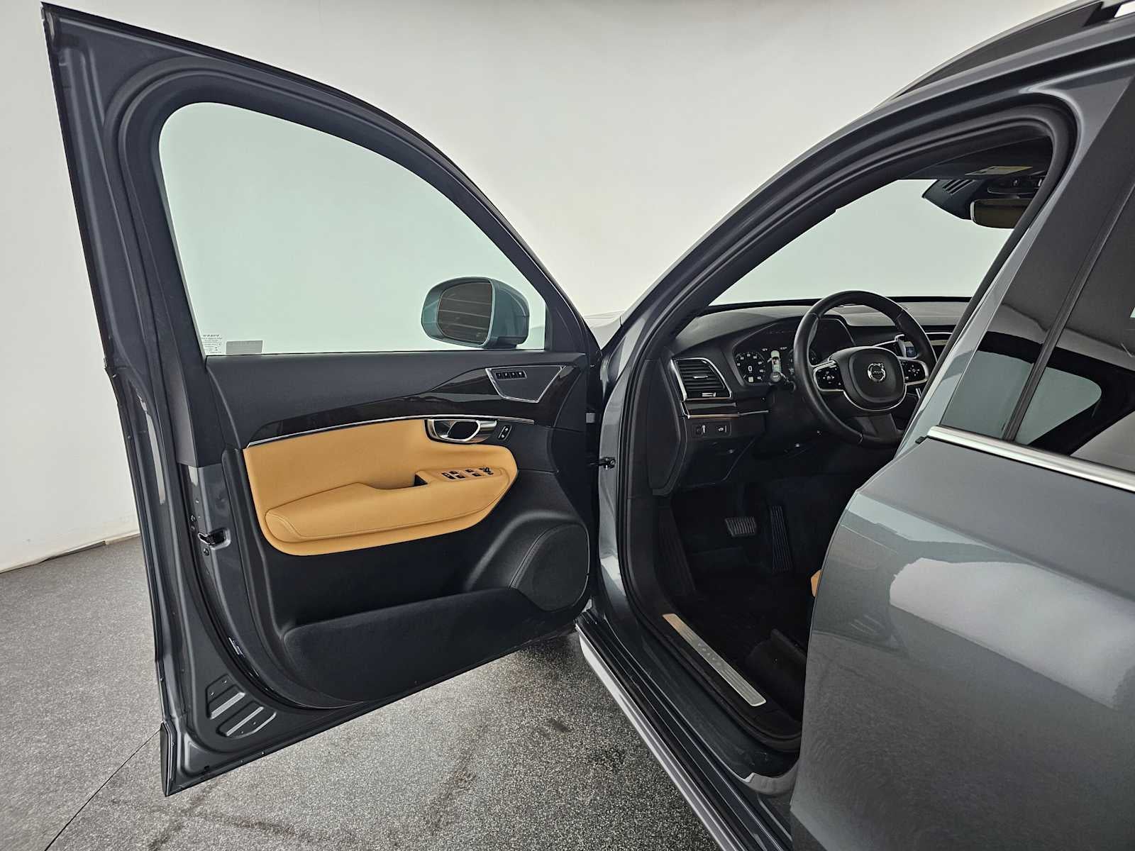 2018 Volvo XC90 Momentum