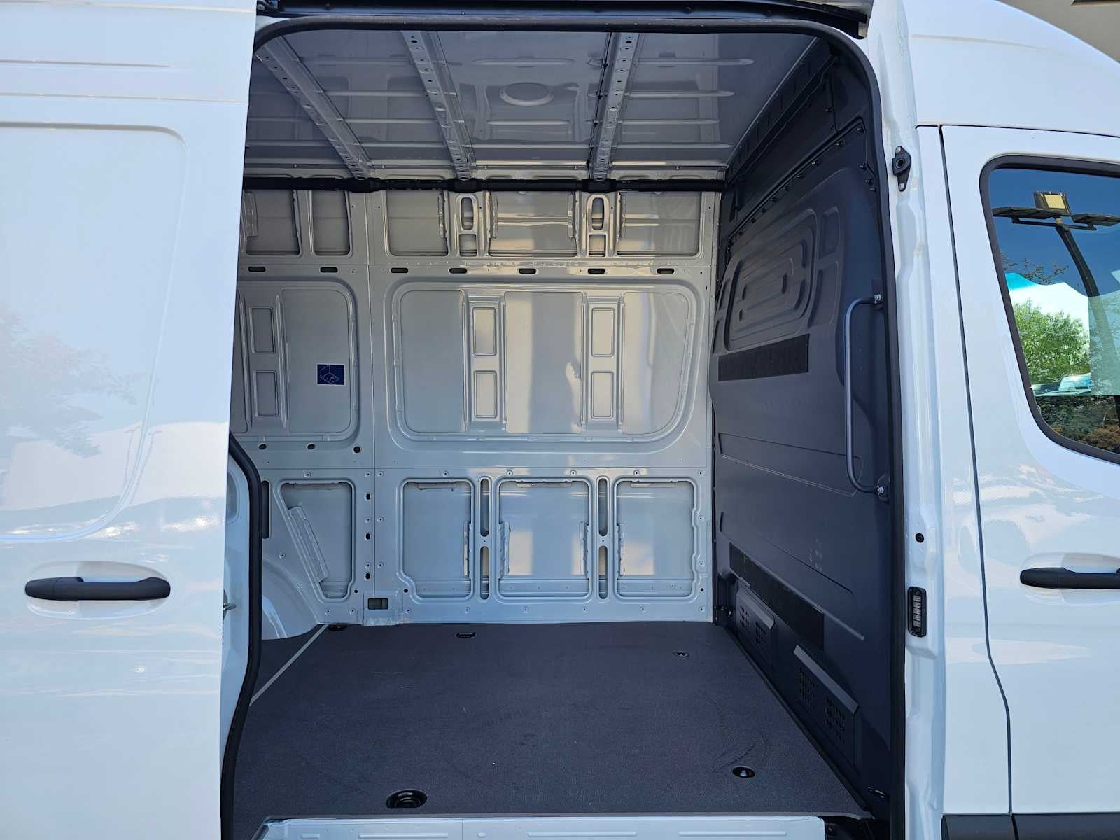 2025 Mercedes-Benz Sprinter Cargo Van 2500 Standard Roof I4 Diesel 144" RWD